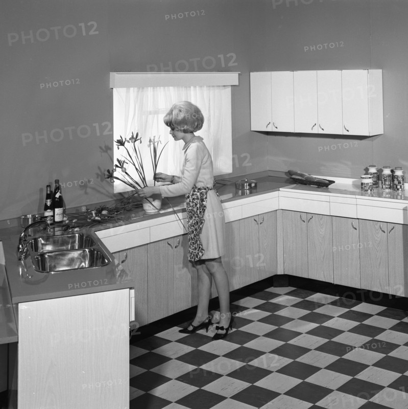 Kitchen scene, Warwick, Warwickshire, 1966. Artist: Michael Walters