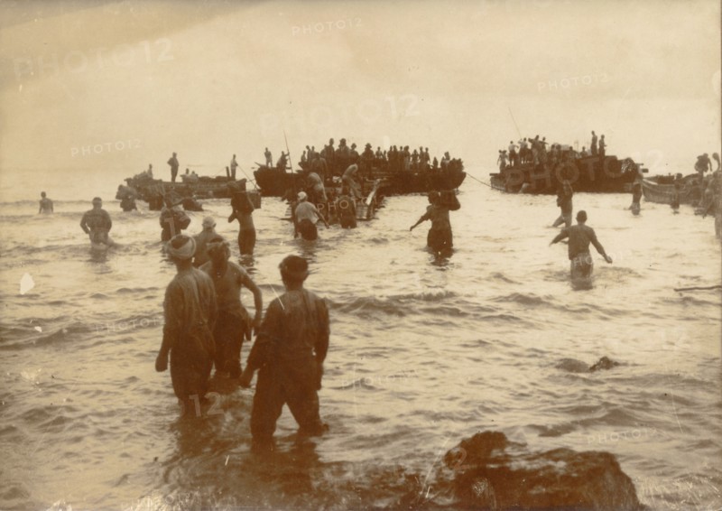 Japanese troops disembarking on the coast of New Guinea, World War II, 1942. Artist: Unknown