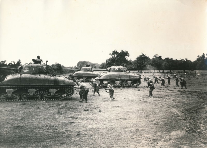 Offensive terrestre des alliés en direction de Périers, 1944