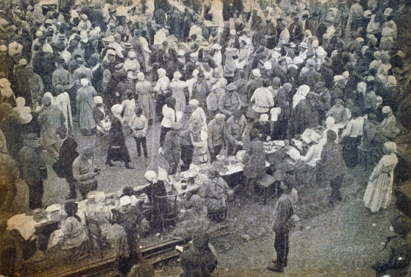 Smolensk Market, Moscow, USSR, 1920s. Artist: Unknown