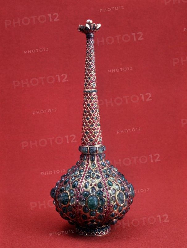 Gold and enamel flask with emeralds, Indian, 17th century. Artist: Unknown