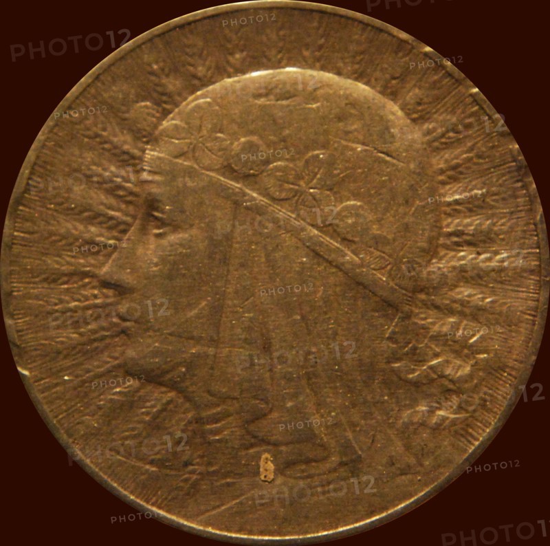Queen Jadwiga of Poland (5 Zlotych Revers), 1933. Artist: Numismatic, West European Coins