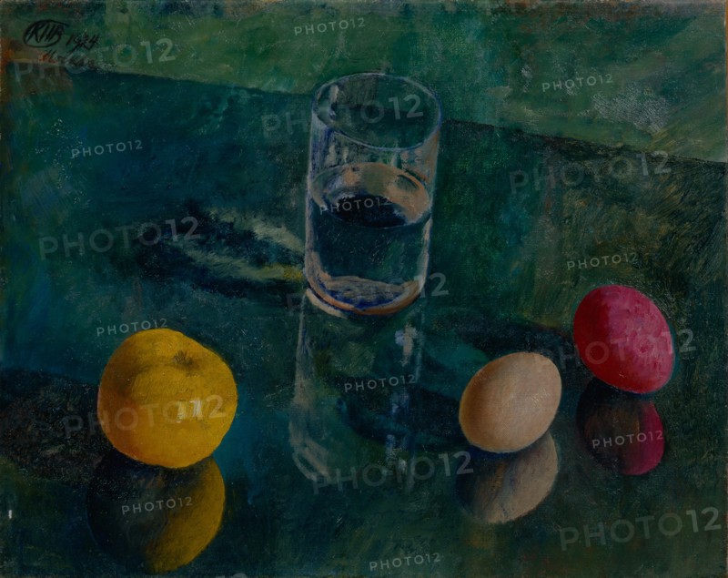 Still Life Against A Green Background, 1924. Artist: Petrov-Vodkin, Kuzma Sergeyevich (1878-1939)