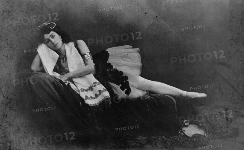 Matilda Kschessinska in the title role of the ballet La Esmeralda Artist: Anonymous