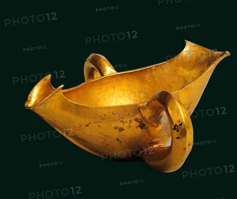 Sauceboat with double spout and two handles. Artist: Gold of Troy, Priam?s Treasure