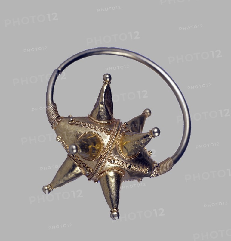 Gold pendant (Kolt), 11th-12th century. Artist: Ancient Russian Art
