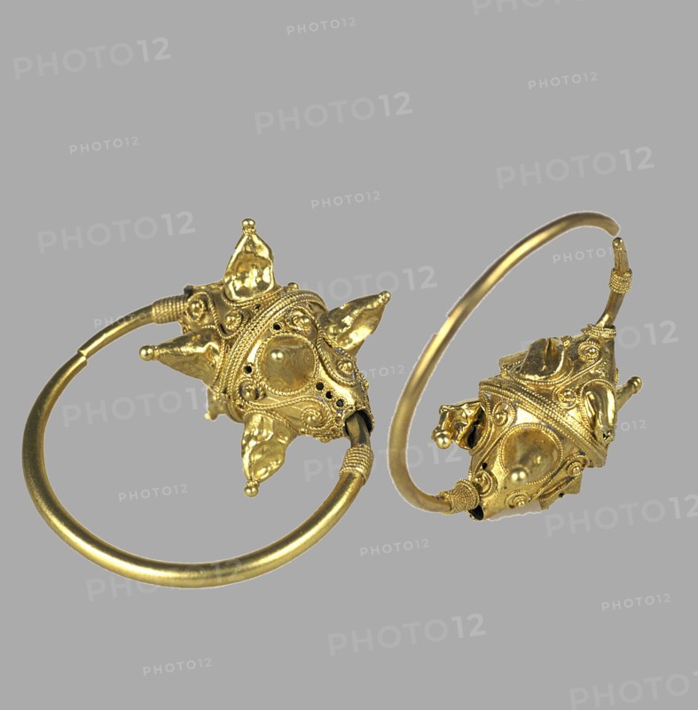 Gold pendant (Kolt), 11th-12th century. Artist: Ancient Russian Art