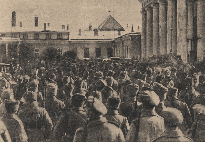 Manifestation of revolutionary troops in front of the State Duma during the February Revolution, 191 Artist: Steinberg, Yakov Vladimirovich (1882-1942)