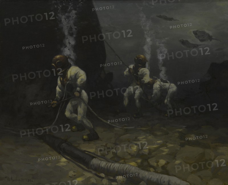Divers from EPRON (Special Expedition for Underwater Works).