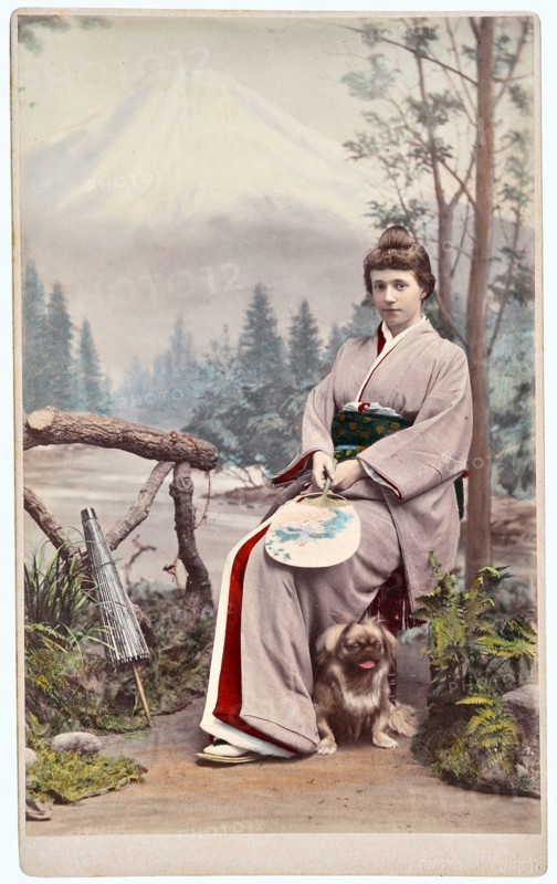 Infanta Adelgundes of Braganza (1858-1946) in Japanese clothing.