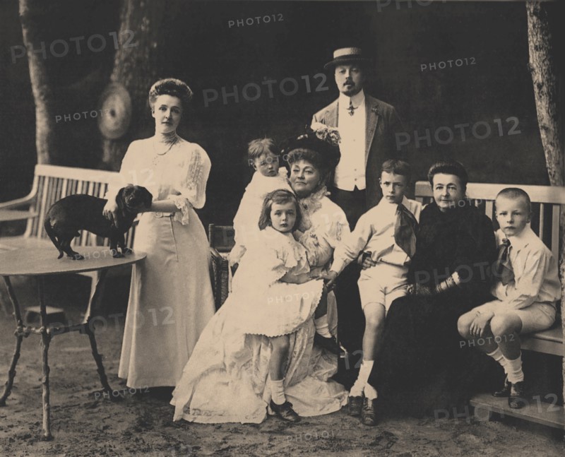 The Nabokov Family. Vladimir Dmitriewitsch, Elena Ivanovna, Maria Ferdinandovna with children.