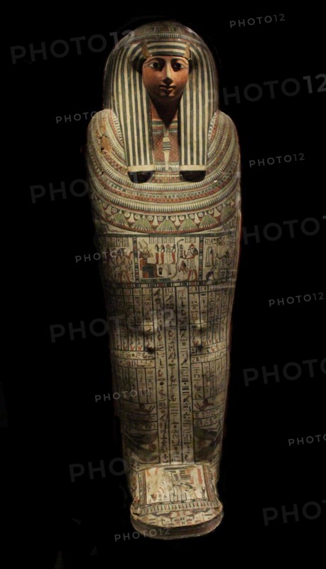 The wooden coffin of Pensenhor.