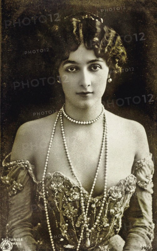 Portrait of the opera singer Lina Cavalieri (1874-1944).