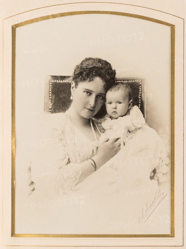 Empress Alexandra Fyodorovna with the infant Anastasia, fourth and youngest daughter of Nicholas II,
