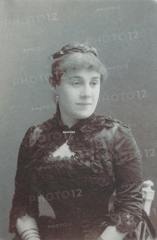 Portrait of the opera singer Anna Alexandrovna Bichurina (1853-1888) , 1886.