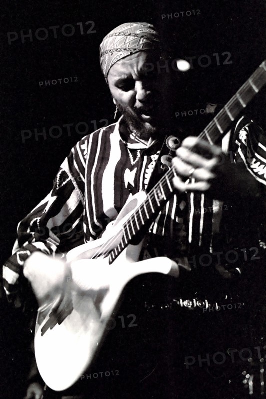 Jose Neto, Ronnie Scott's, London, 1995. Artist: Brian O'Connor