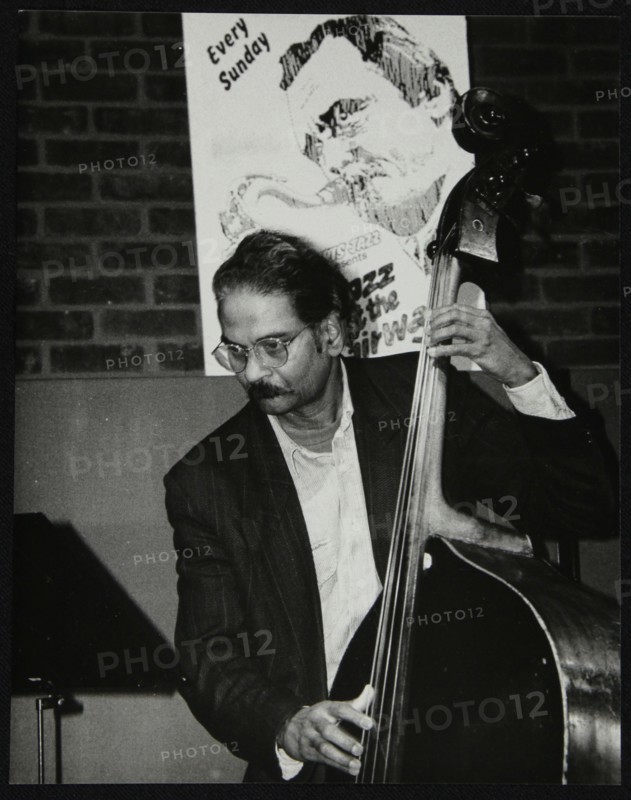 Bassist Val Mannix playing at The Fairway, Welwyn Garden City, Hertfordshire, 1998. Artist: Denis Williams