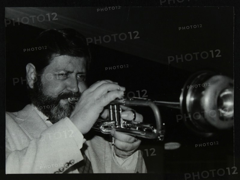 Bobby Shew playing his trumpet at The Bell, Codicote, Hertfordshire, 19 May 1985. Artist: Denis Williams
