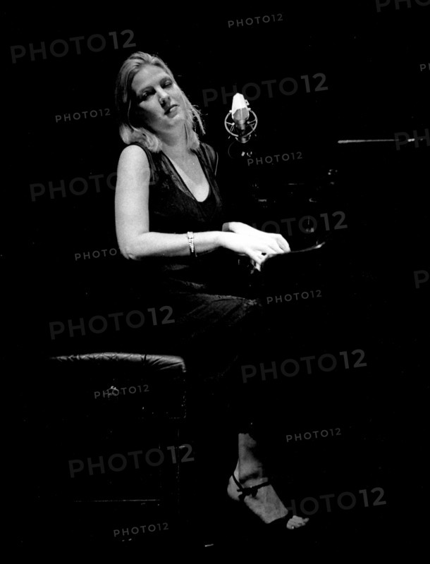 Diana Krall, Ronnie Scott's, London, 1998.  Artist: Brian O'Connor.