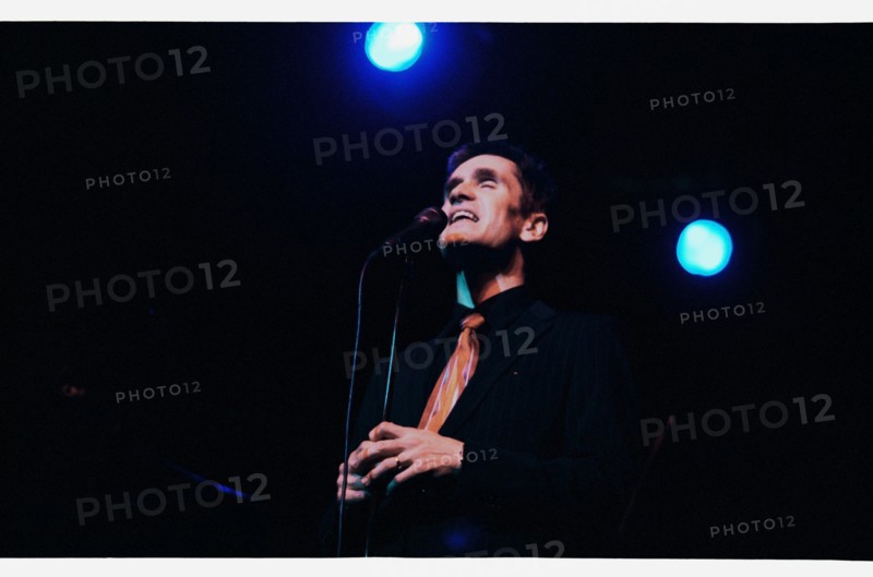 Curtis Stigers, Harlequin Theatre, Redhill, 2004.  Artist: Brian O'Connor.