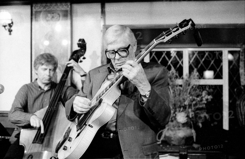 Mundell Lowe and Bill Coleman, Watermill Jazz Club, Dorking, 2001. Artist: Brian O'Connor.
