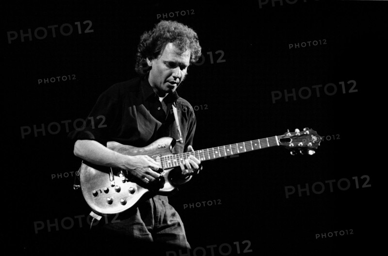 Lee Ritenour, JVC Capital Jazz Festival, Royal Festival Hall, London, 1988. Artist: Brian O'Connor.