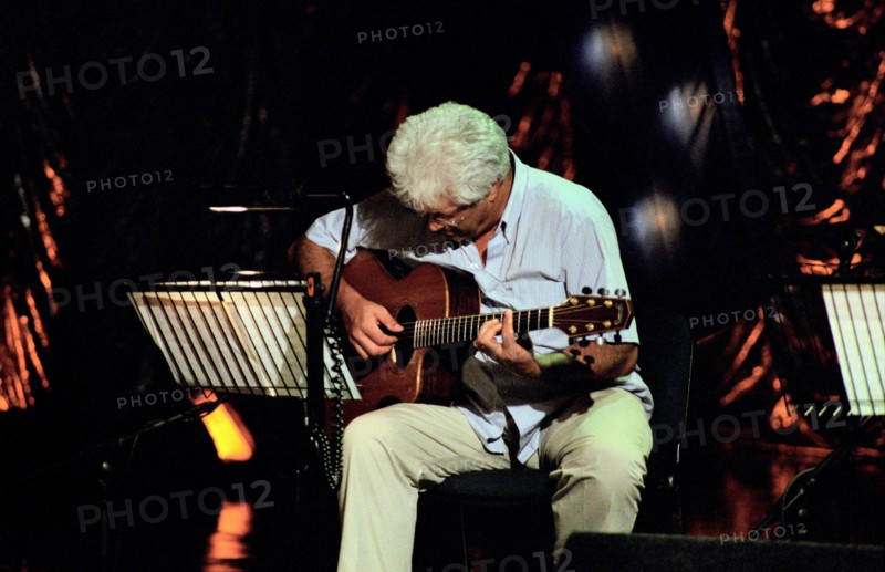 Larry Coryell, Brecon Jazz Festival, August 2004. Artist: Brian O'Connor.