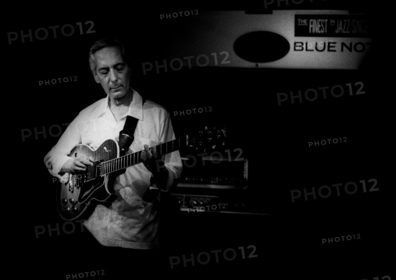 Pat Martino, PIzza Express, Dean St, Soho, London, July 2001. Artist: Brian O'Connor.