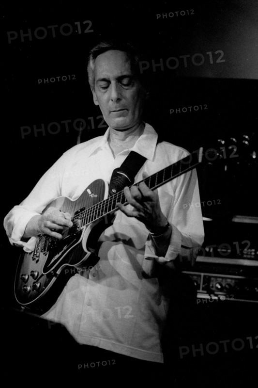 Pat Martino, PIzza Express, Dean St, Soho, London, July 2001. Artist: Brian O'Connor.