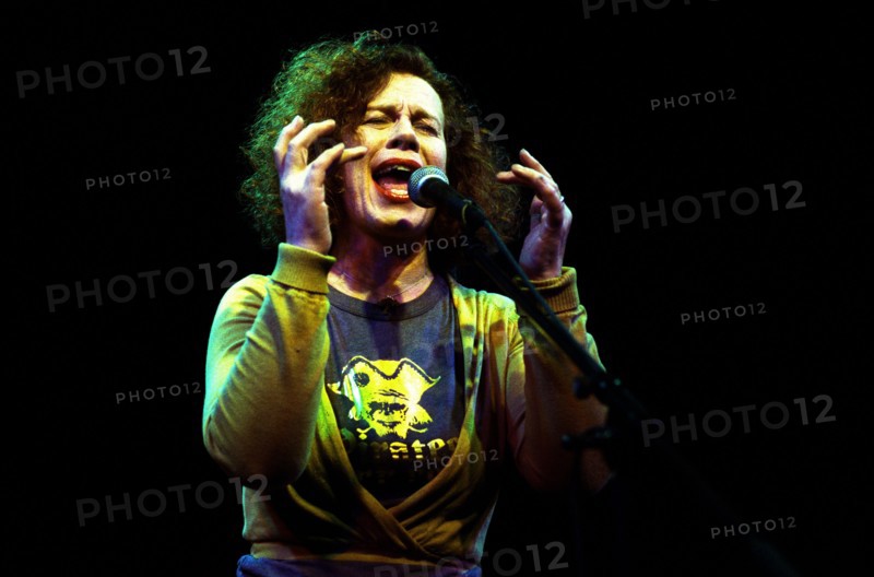 Sarah Jane Morris, Hawth, Crawley, January 2006. Artist: Brian O'Connor.