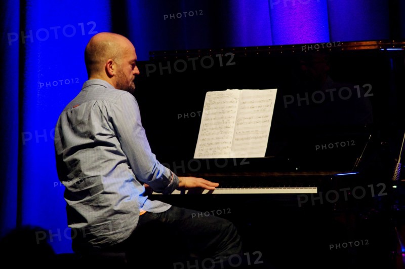 Liam Noble, Ropetackle Arts Centre, Shoreham, West Sussex, Jan 2016. Artist: Brian O'Connor.