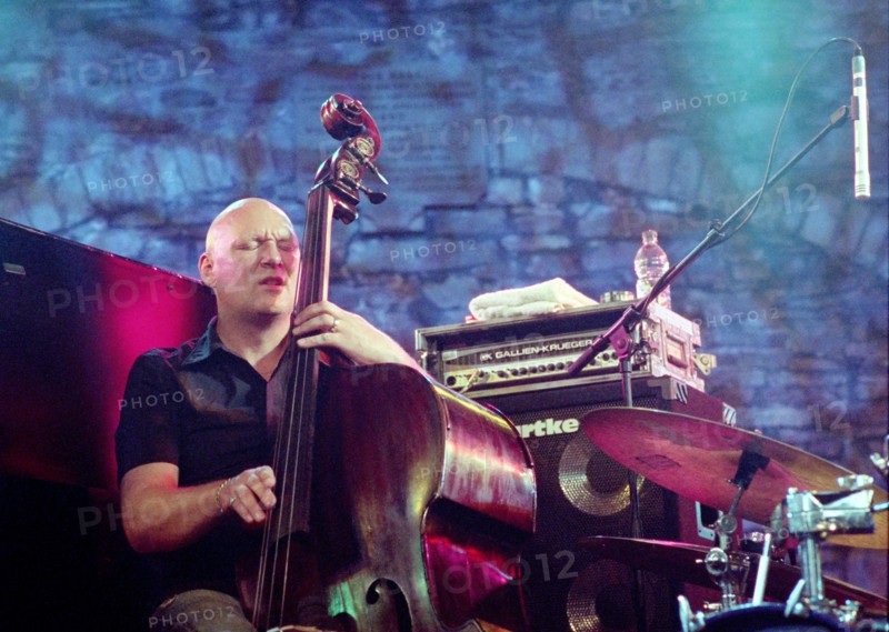Dan Berglund, Brecon Jazz Festival, Powys, Wales, August 2005.  Artist: Brian O'Connor.