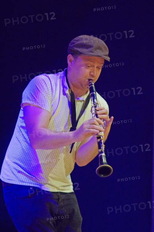 Adrian Cox (Rythme Futur), Birley Centre, Eastbourne, East Sussex, Sep 2015. Artist: Brian O'Connor.