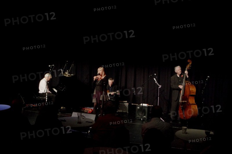 Herbie Flowers, Mike Hatchard, Shane Hill and Tina May, Hawth, Crawley, West Sussex, Nov 2015. Artist: Brian O'Connor.