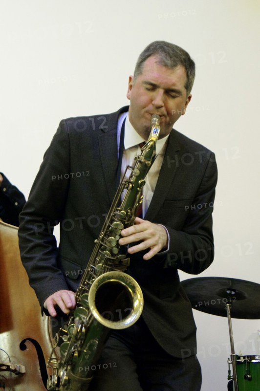 Simon Spillett, NJA fundraising gig, Loughton, Essex,  February 11, 2017 Artist: Brian O'Connor.