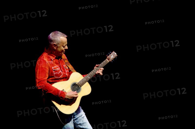 Tommy Emmanuel, Hawth, Crawley, West Sussex, january 12, 2017. Artist: Brian O'Connor.