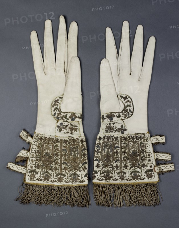 Gloves (Queen Elizabeth I gloves), 16th century. Artist: Unknown.