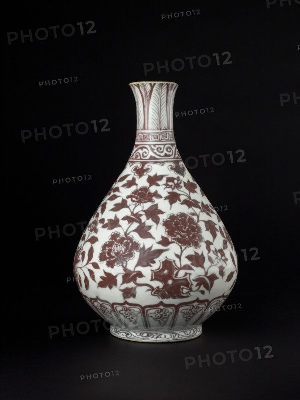 Vase with floral decoration, late 14th century. Artist: Unknown.