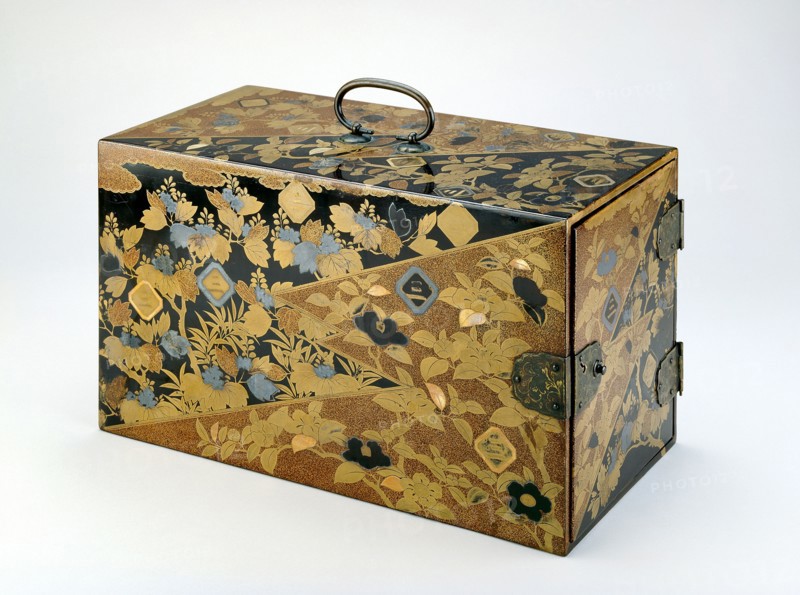 Box with mon crests of the Inaba family, c1600. Artist: Unknown.