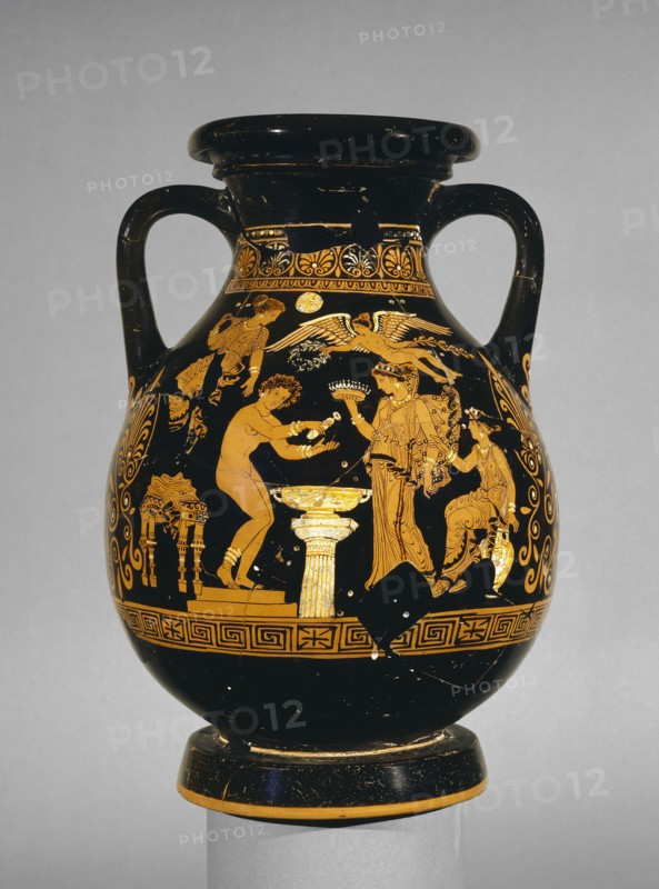 Apulian red-figure pelike, 4th century BC. Artist: Suckling Group.