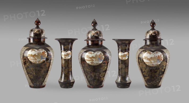 Lidded jar with panels depicting temple buildings among trees, 1701-1720. Artist: Unknown.