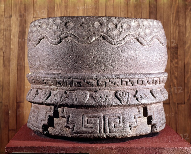 Huehuetl', representation in stone of a drum from Mexico City DF (Tlatelolco?).