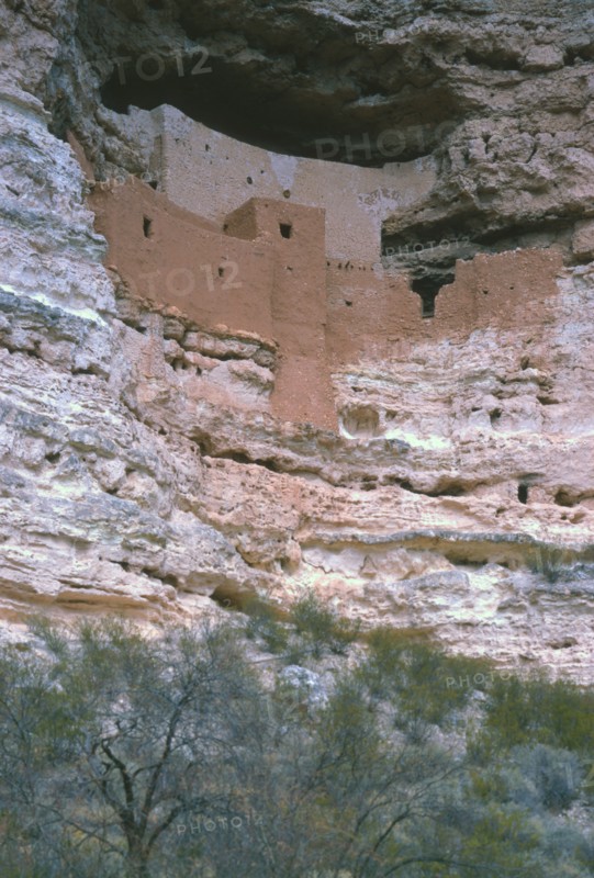 Montezuma Castle located on a hilltop in the Green River valley. It was built by the Hohokam Indi?