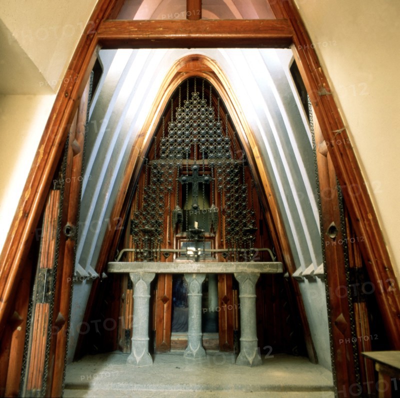 Güell cellar in El Garraf, inside of the chapel built on the top of the building with parabolic a?