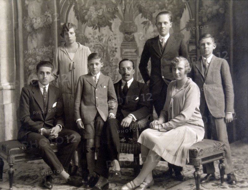 King Alfonso XIII of Spain (1886-1941) with his sons, Don Jaime, Dona Beatriz, Don Gonzalo, Don A?