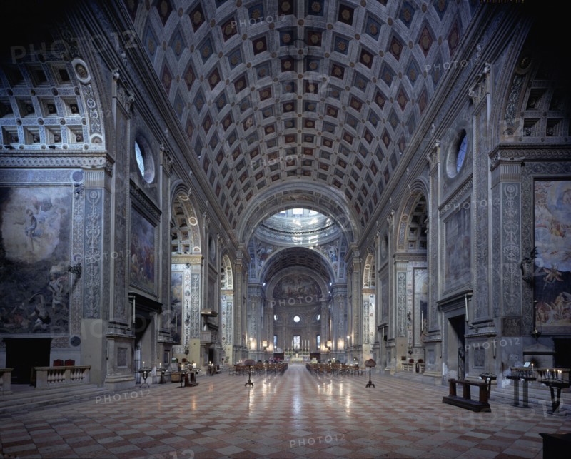 Mantua, Church of S. Andrea, project by Leon Battista Alberti, 1470, interior view.