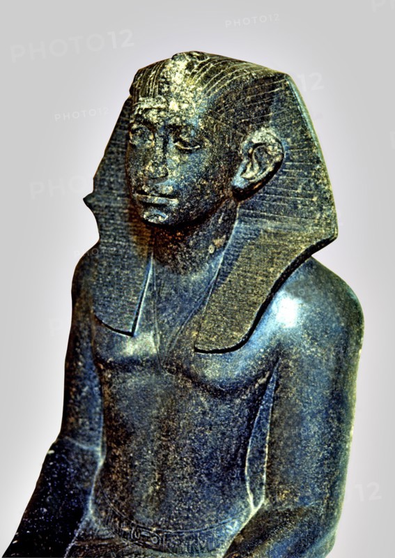 Seated statue of Sesostris III depicted as a young man, made in diorite, detail of the top, comes?