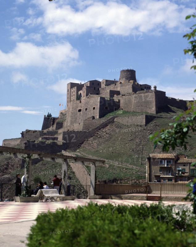 Exterior view of the Cardona Castle, it preserves remains of the 12th and 13th centuries building?