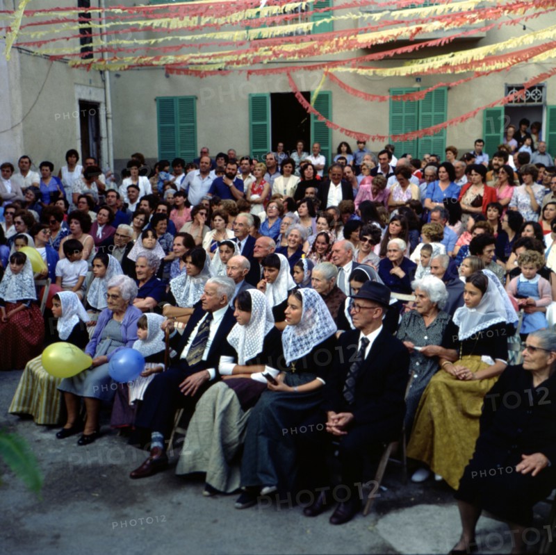 Homage to the Old Age', popular festivals organized by public bodies in the town of Manacor in Ma?