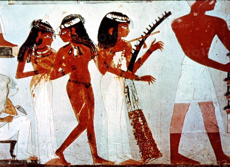 Girl playing the harp, fresco in the chapel of Nakht in the Valley of the Kings.